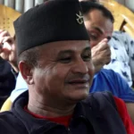 नेताहरुले काम भन्दा  कुरा धेरै गरेकाले  खुकुरी हाने